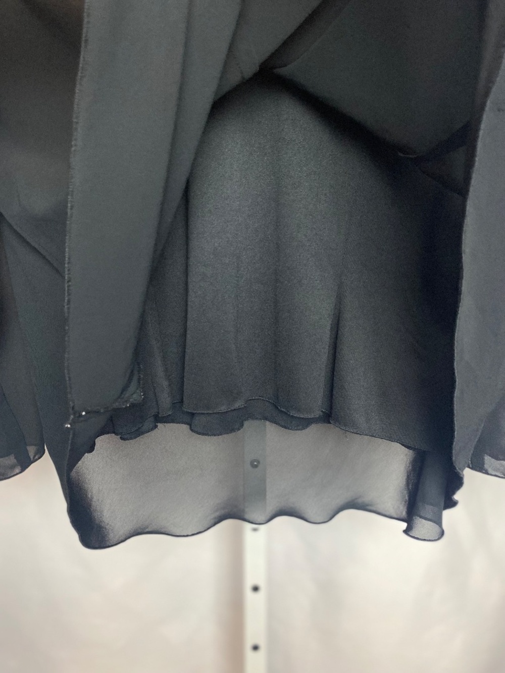 Dana Kay Womenʻs Plus Size Black Draped Cowl Neckline Ruffle Sleeve Blouse 24W - Picture 7 of 8